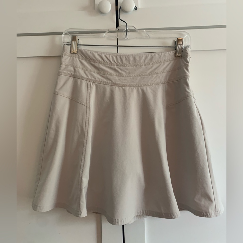 Athleta All Day Skort Size 0 in light tan/stone color